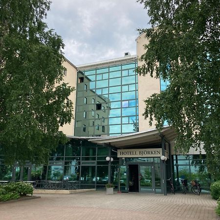 Hotell Bjoerken أوميو المظهر الخارجي الصورة