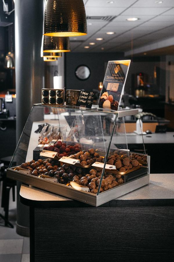 Hotell Bjoerken أوميو المظهر الخارجي الصورة