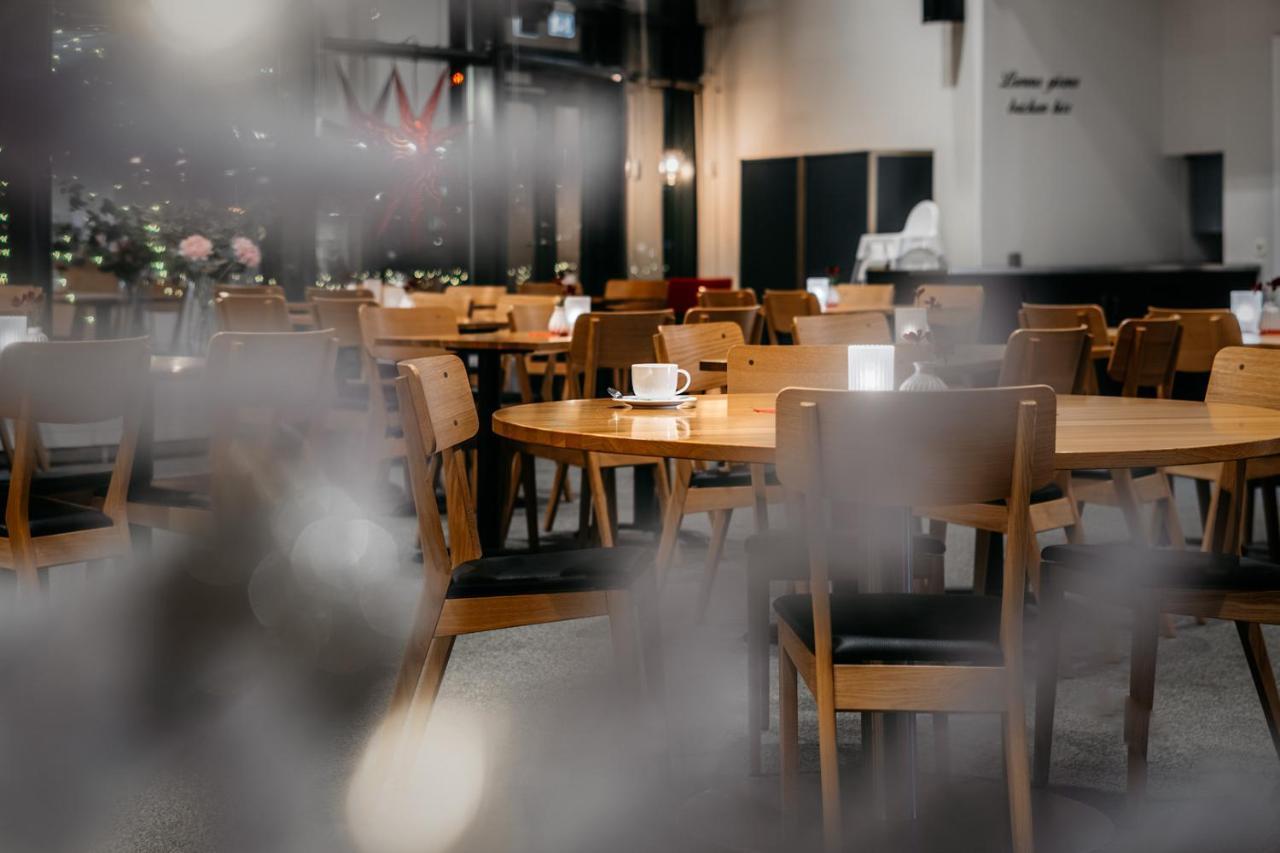 Hotell Bjoerken أوميو المظهر الخارجي الصورة