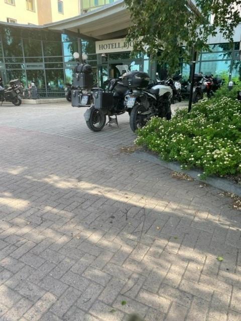 Hotell Bjoerken أوميو المظهر الخارجي الصورة