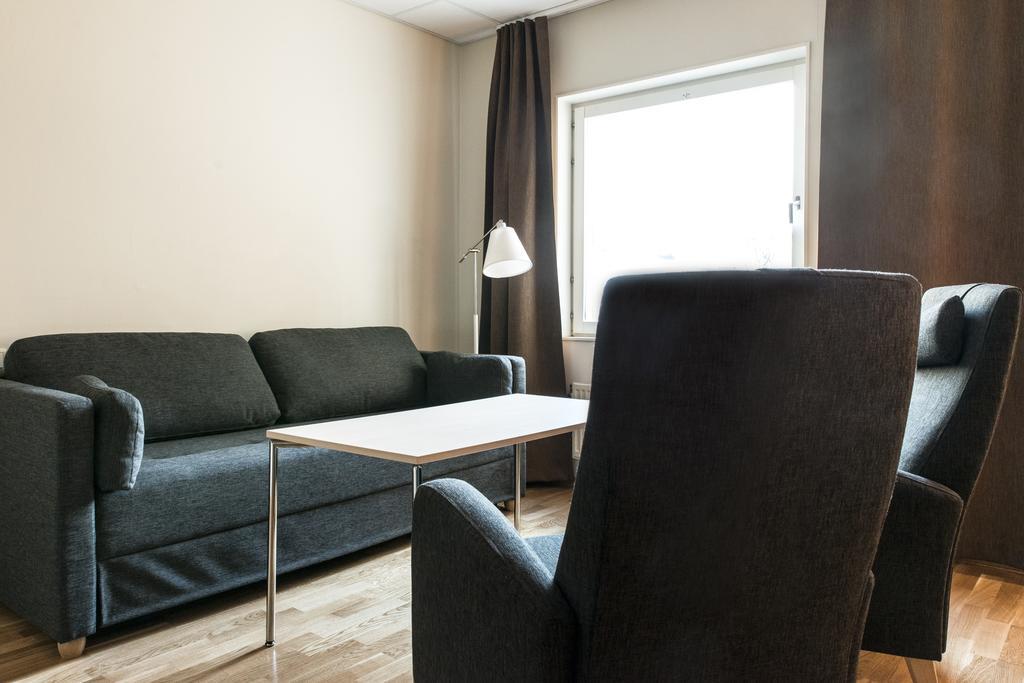 Hotell Bjoerken أوميو المظهر الخارجي الصورة