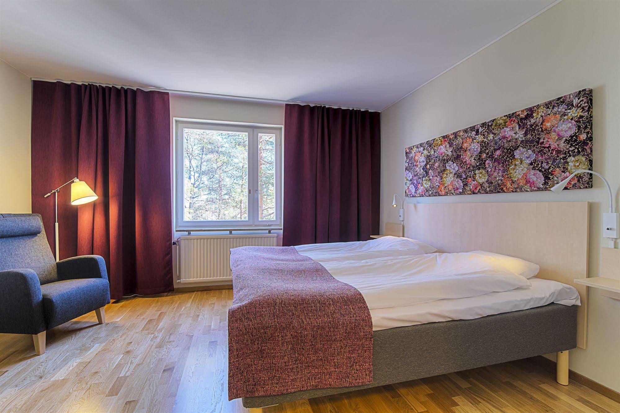 Hotell Bjoerken أوميو المظهر الخارجي الصورة