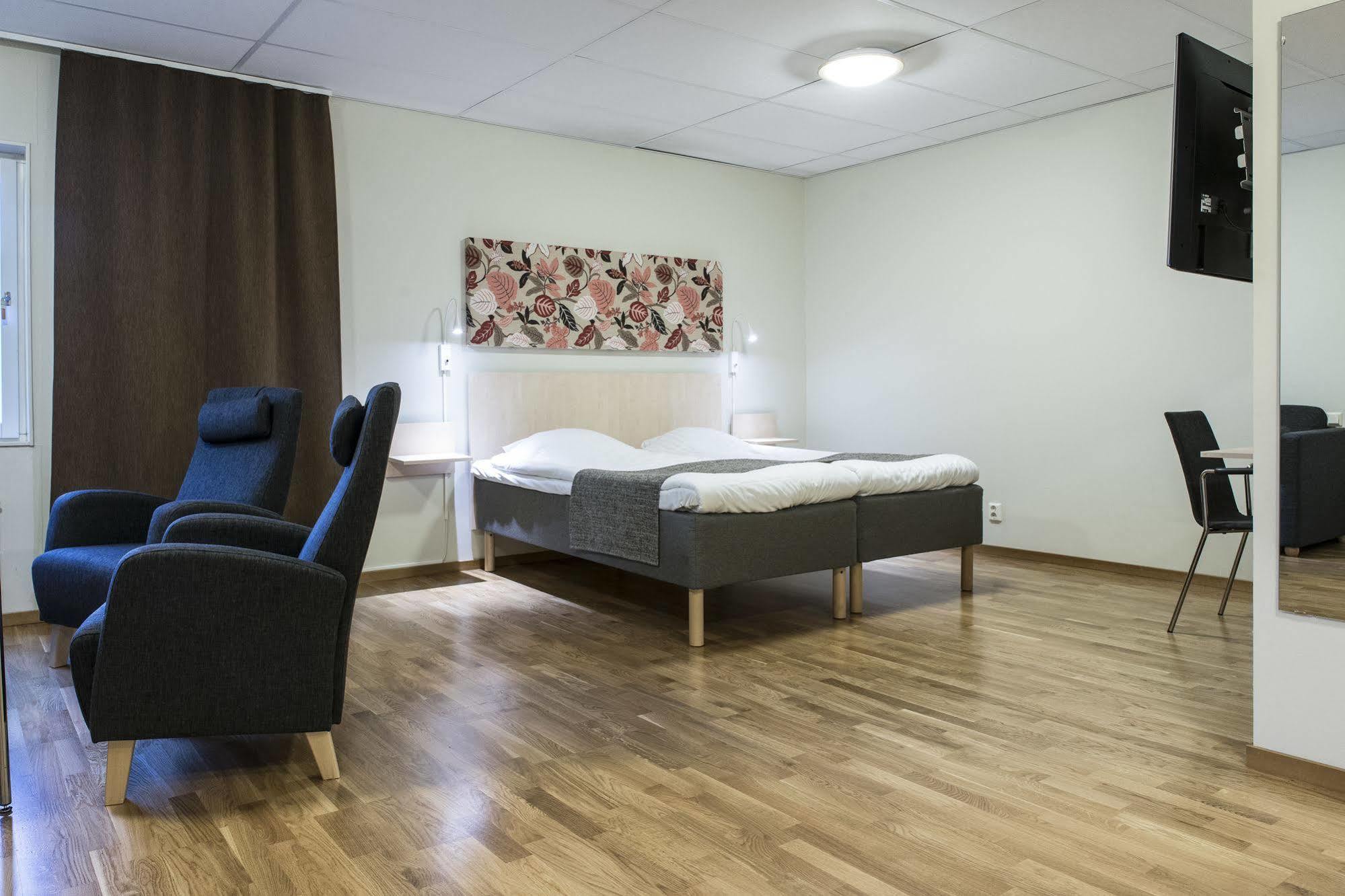 Hotell Bjoerken أوميو المظهر الخارجي الصورة
